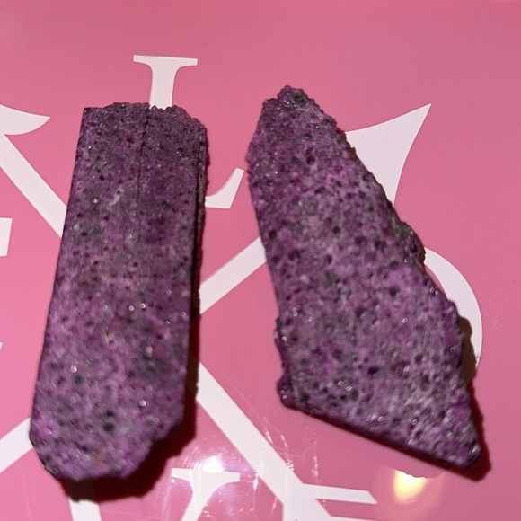 Honeycomb Ruby Lot. Three Pieces. - Picture 6 of 8